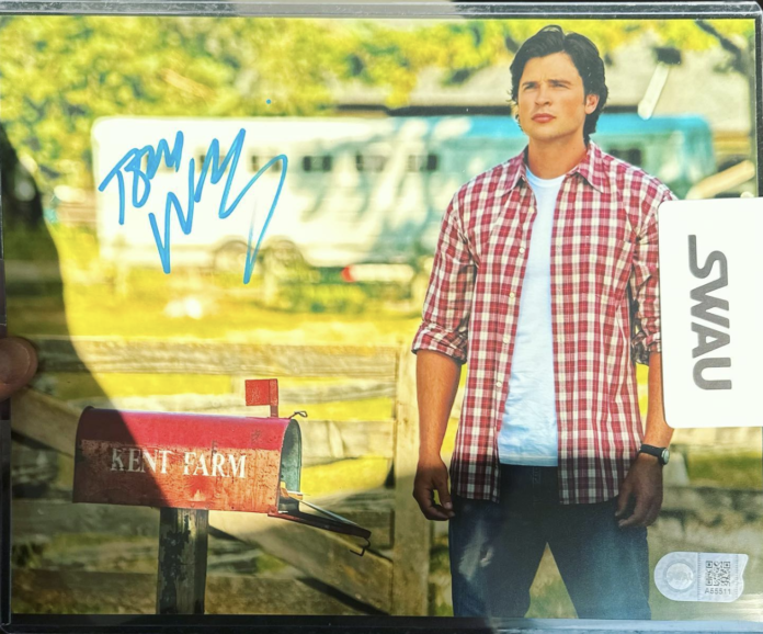 Enter to win this Smallville giveaway