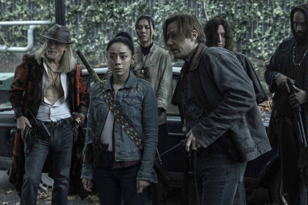 Jimmi Simpson as Mason Dillard, Aimee Garcia as Renata - The Walking Dead: Dead City _ Season 3, Episode 7 - Photo Credit: Robert Clark/AMC